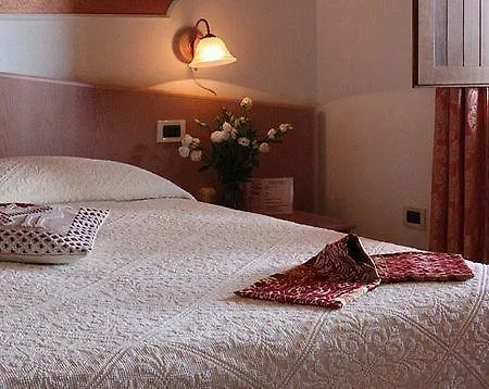 I Ginepri Szálloda 3*