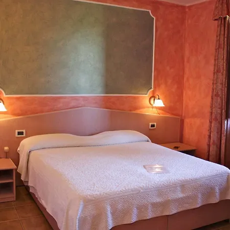 Hotel I Ginepri 3*