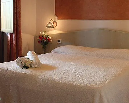 Hotel I Ginepri 3*